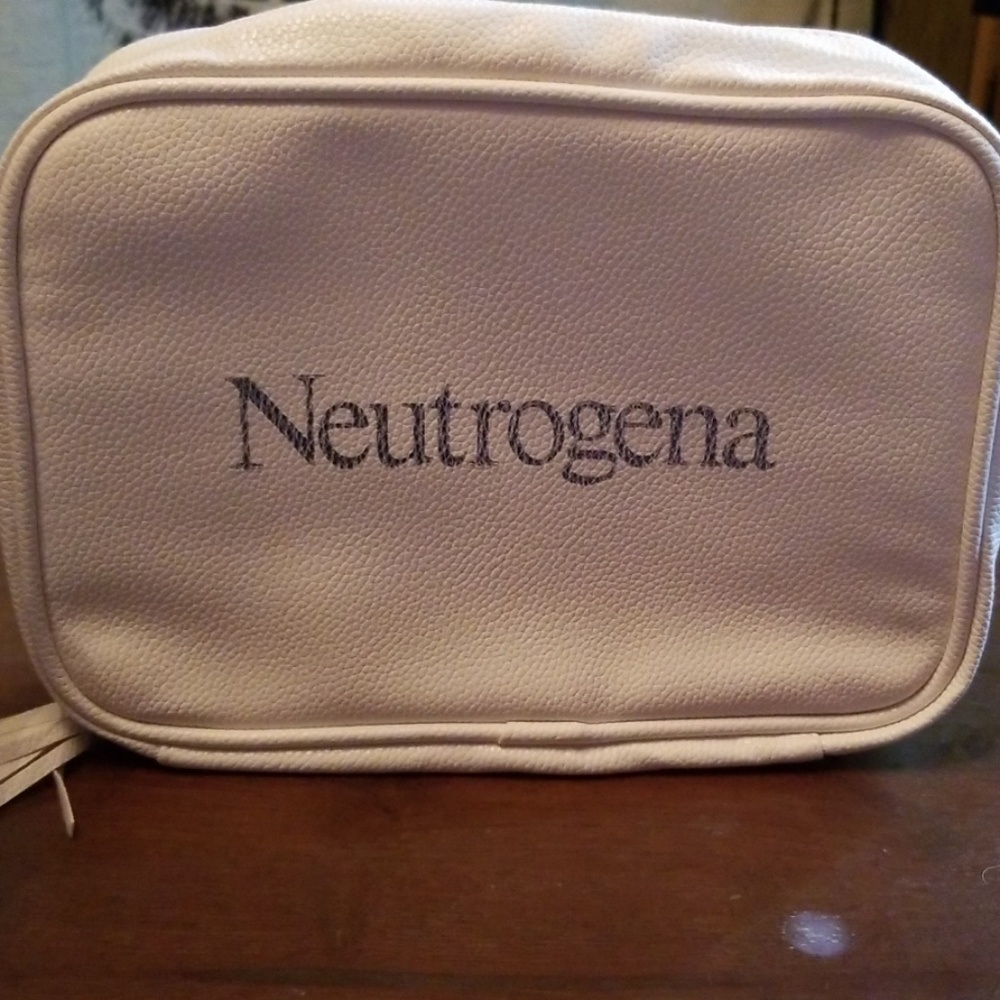 **FREE** with bundle of 2+ items